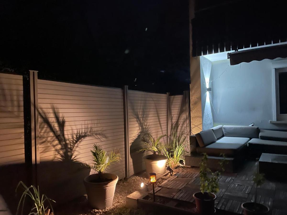 Gemuetliche 3 Zimmer Wohnung Mit Grosszuegiger Terrasse Im Gruenen Reutlingen Buitenkant foto