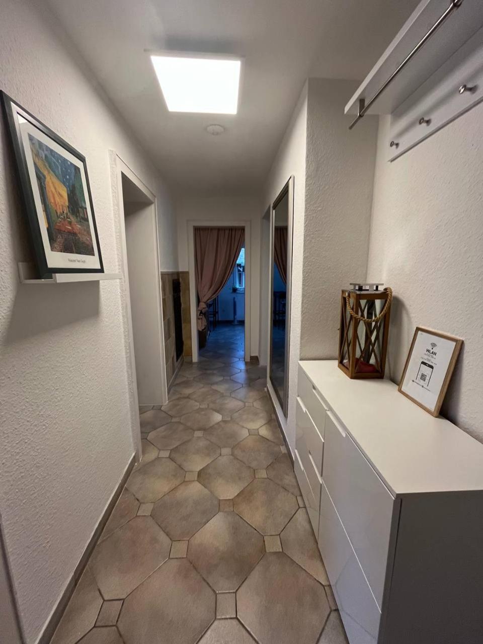 Gemuetliche 3 Zimmer Wohnung Mit Grosszuegiger Terrasse Im Gruenen Reutlingen Buitenkant foto