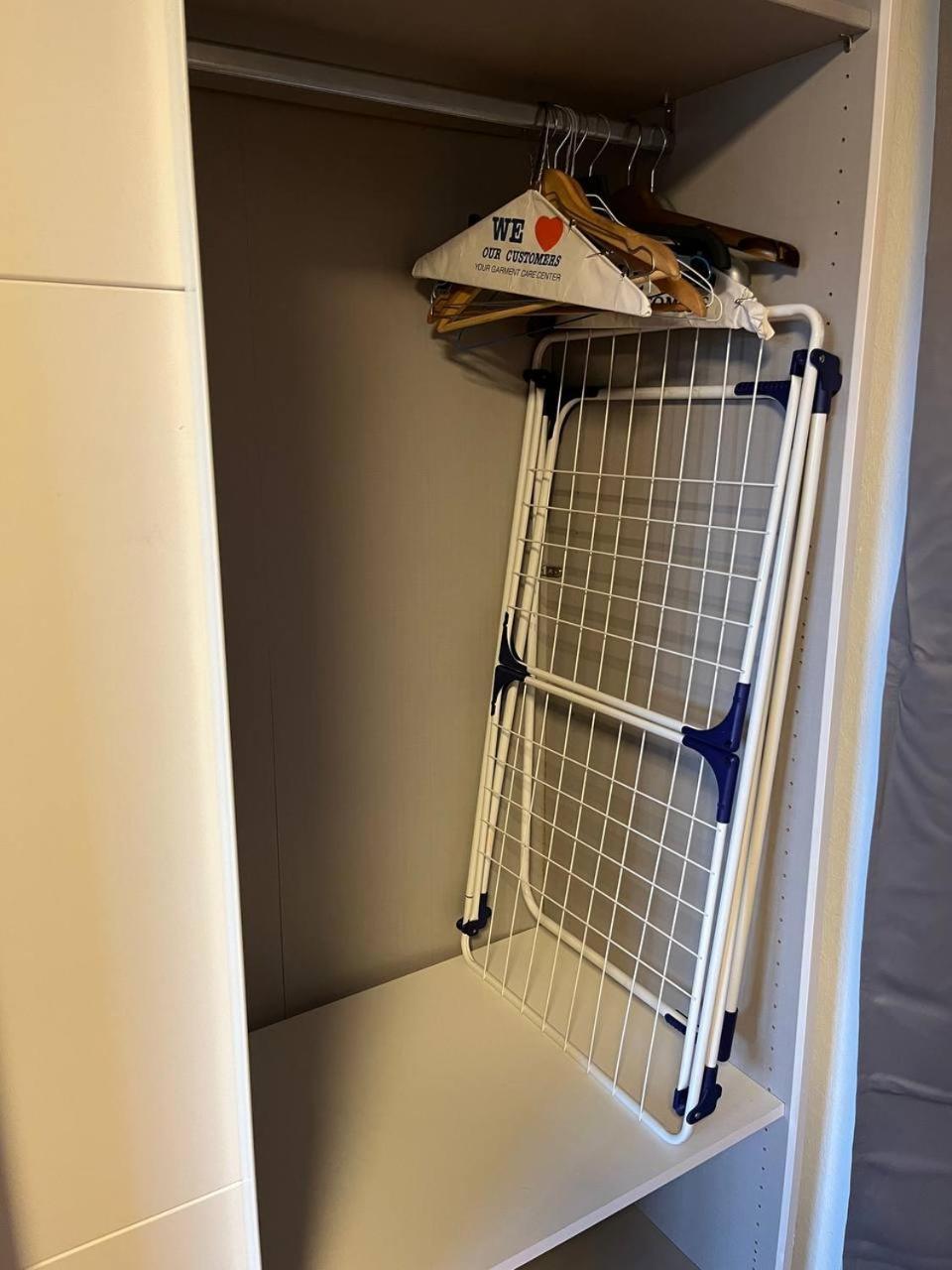 Gemuetliche 3 Zimmer Wohnung Mit Grosszuegiger Terrasse Im Gruenen Reutlingen Buitenkant foto